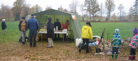 Många trotsade regnet på Höstvandringen